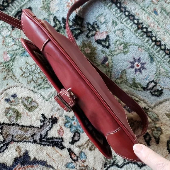 LIZ CLAIBORNE Shoulder Organizer Pockets Bag Red / Plaid Faux Leather - Picture 6 of 12